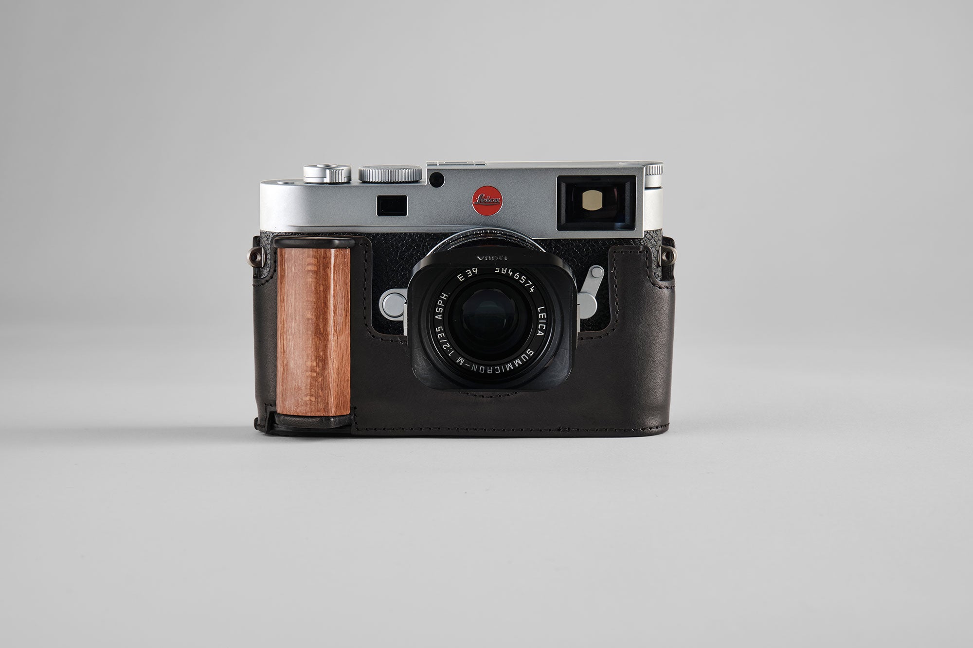 Leica M11 TagCase® Prestige Classic + Freiburg Black Line Bundle