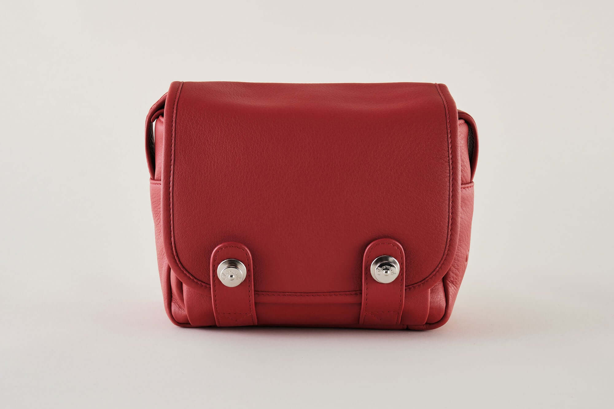 The Q Bag Casual (Phil) - Leica Q3 bag red !Exhibition goods!