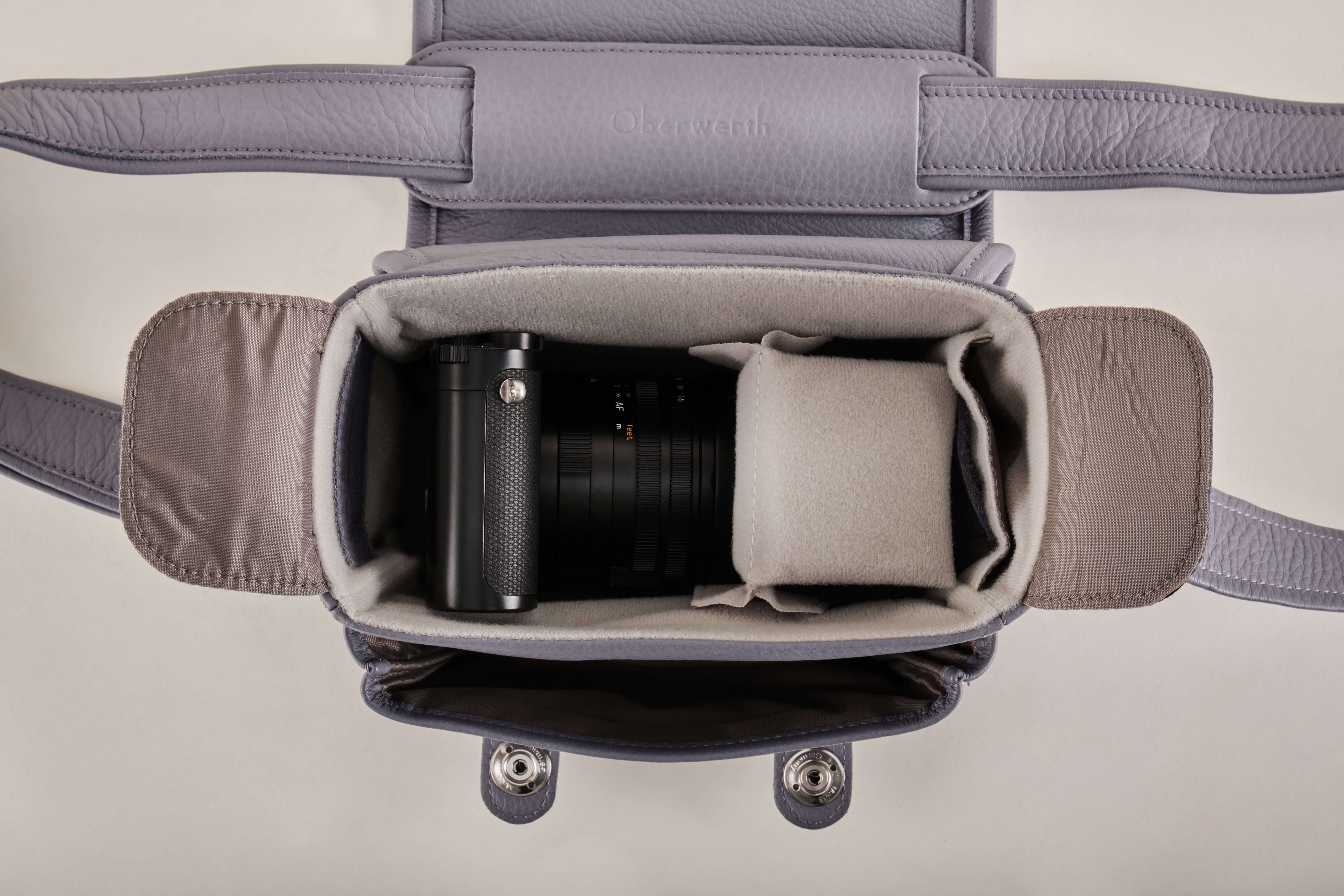 The Q Bag Casual (Phil) - Leica Q3 bag gentian !Trade Fair Goods!